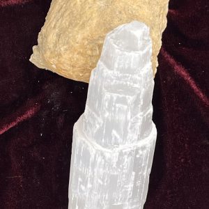 Cathédrale en sélénite d'environ 15 cm