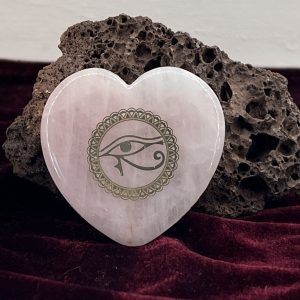 Œil d'Horus en forme de cœur en quartz rose 6 cm